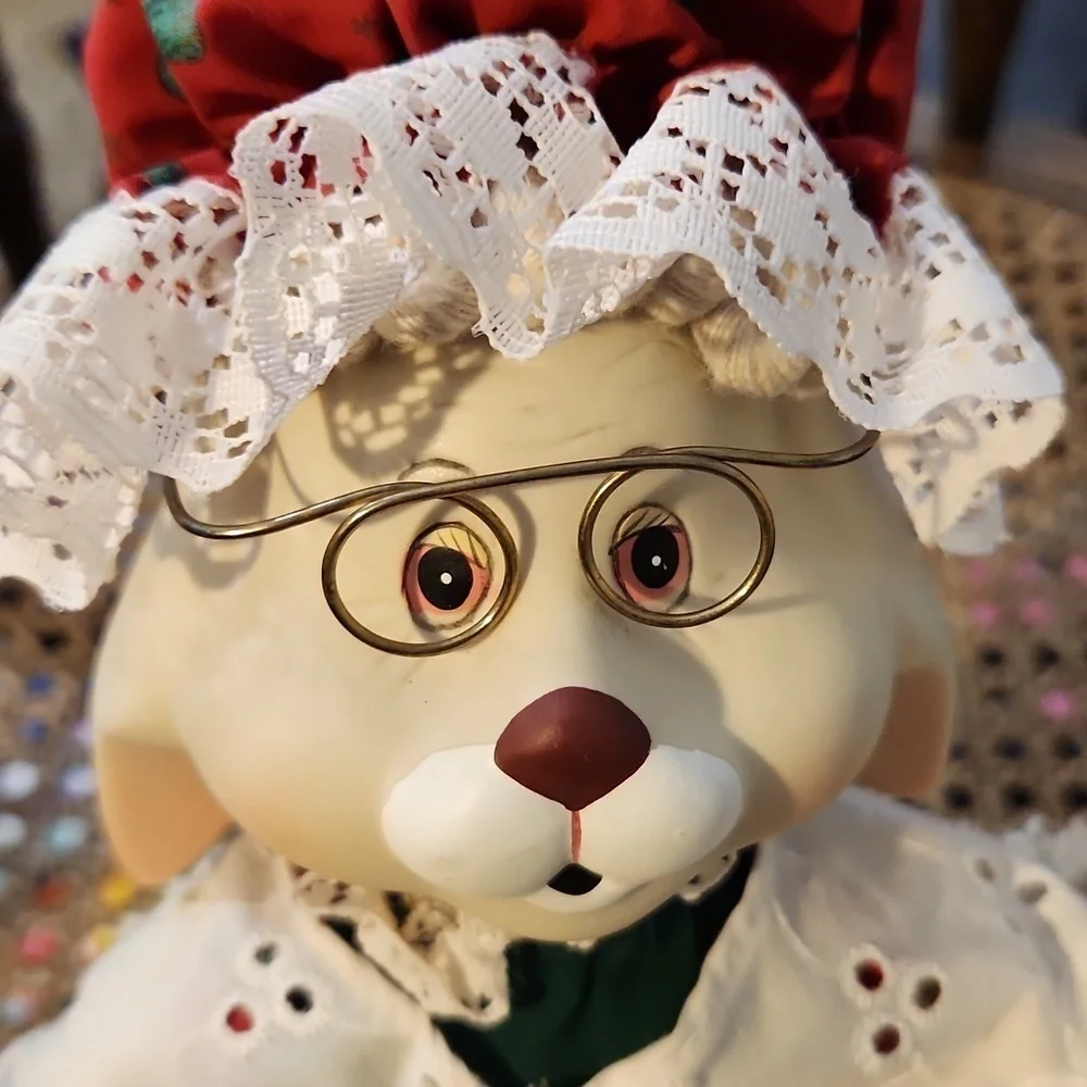 House‎ of Lloyd Grannie Flo Bunny